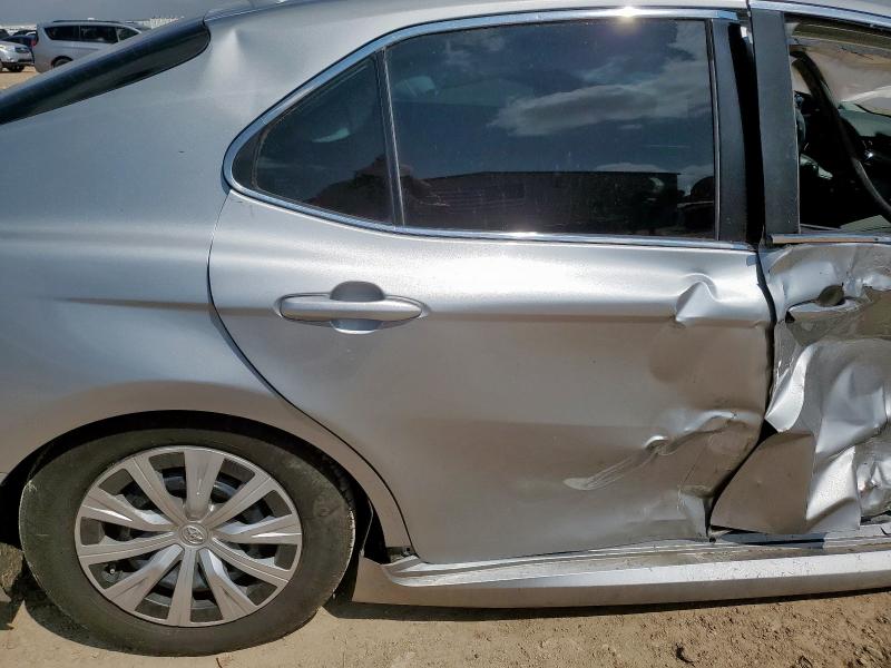 4T1C31AK2LU012752 - 2020 TOYOTA CAMRY LE SILVER photo 10