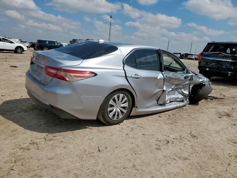 4T1C31AK2LU012752 - 2020 TOYOTA CAMRY LE SILVER photo 3