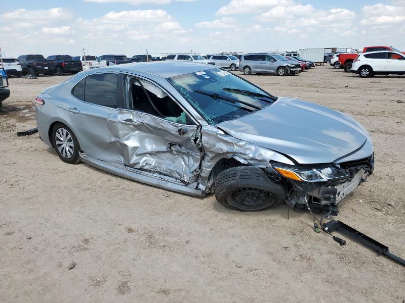 4T1C31AK2LU012752 - 2020 TOYOTA CAMRY LE SILVER photo 4