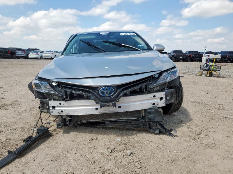 4T1C31AK2LU012752 - 2020 TOYOTA CAMRY LE SILVER photo 5