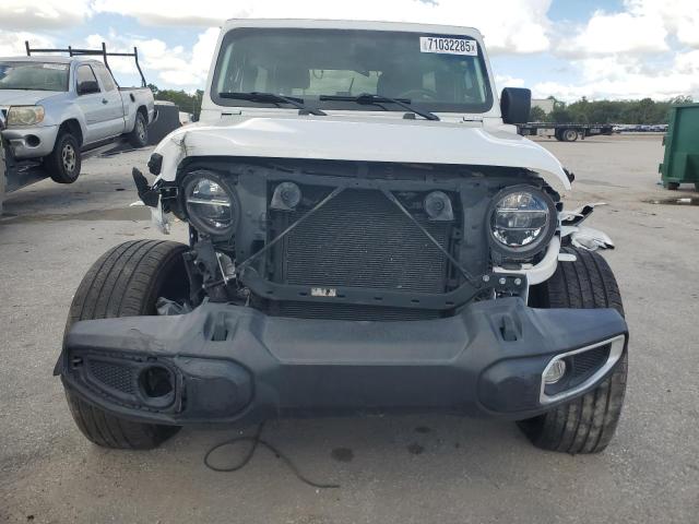 1C4JJXP66MW861044 - 2021 JEEP WRANGLER U SAHARA 4XE WHITE photo 5