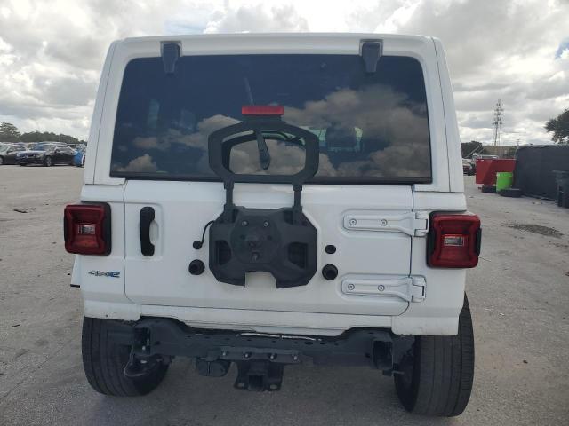 1C4JJXP66MW861044 - 2021 JEEP WRANGLER U SAHARA 4XE WHITE photo 6