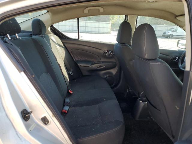3N1CN7AP1KL879262 - 2019 NISSAN VERSA S SILVER photo 10
