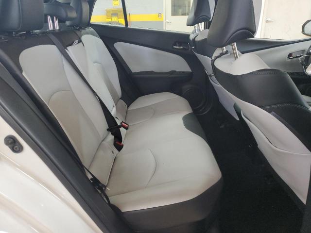 JTDKARFU6J3060241 - 2018 TOYOTA PRIUS WHITE photo 10