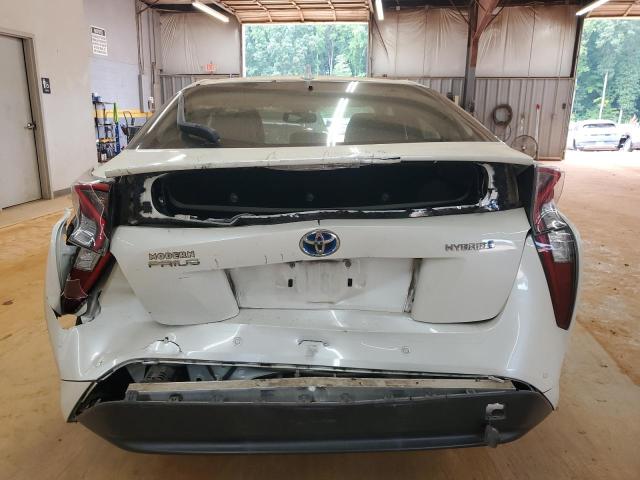 JTDKARFU6J3060241 - 2018 TOYOTA PRIUS WHITE photo 6