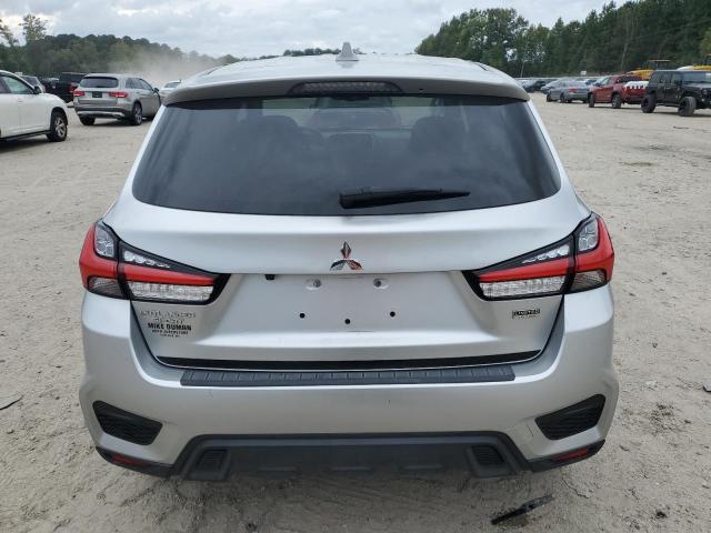 JA4APUAU2NU008491 - 2022 MITSUBISHI OUTLANDER ES Серебристый фото 6