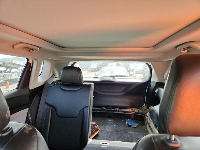 3C4NJDBB7NT110689 - 2022 JEEP COMPASS LATITUDE WHITE photo 10