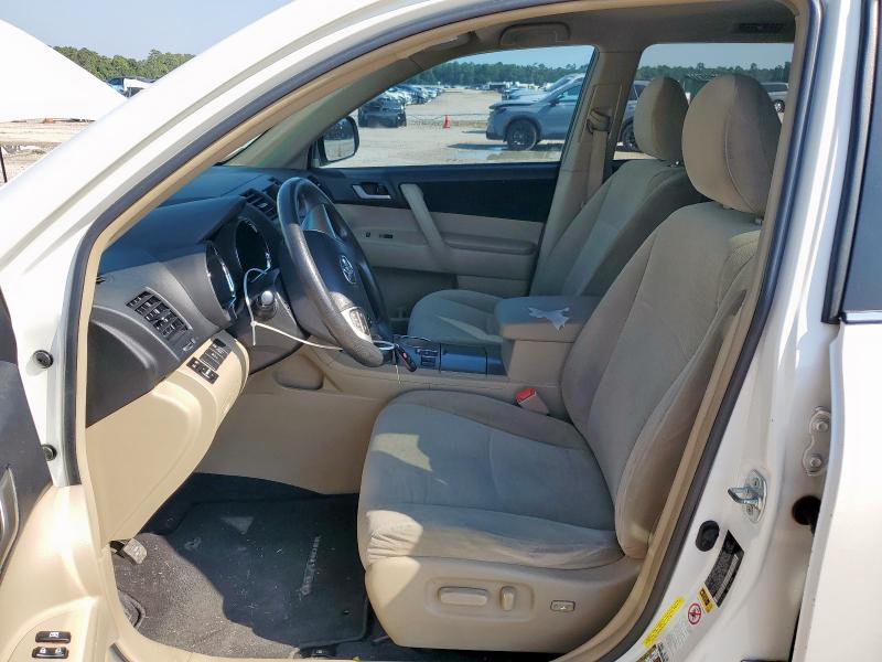 5TDZK3EH9CS089327 - 2012 TOYOTA HIGHLANDER BASE Белый фото 7