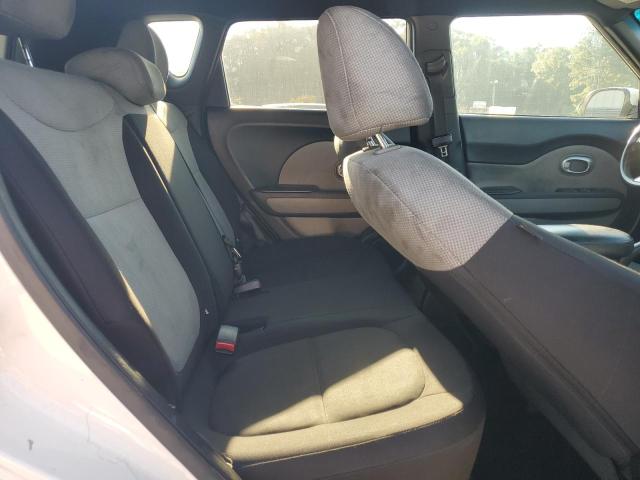 KNDJN2A22K7687557 - 2019 KIA SOUL 白色 照片 10