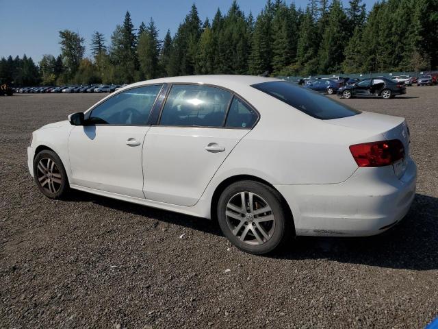 3VWDZ7AJ1BM318682 - 2011 VOLKSWAGEN JETTA SE WHITE photo 2