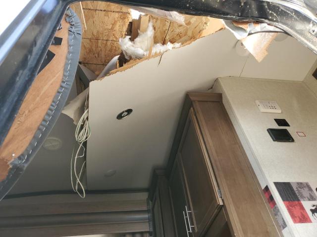 4YDF32B24K2508648 - 2019 KEYSTONE COUGAR WHITE photo 9