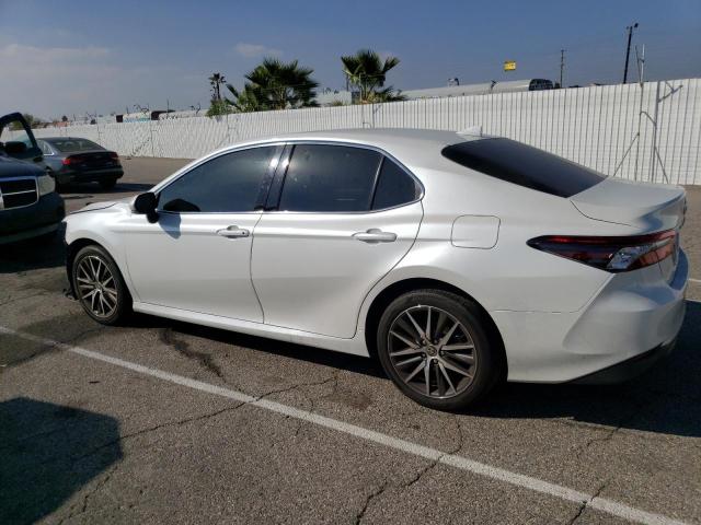 4T1F11AK9NU028632 - 2022 TOYOTA CAMRY XLE WHITE photo 2