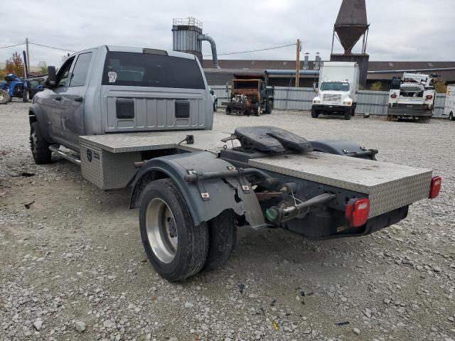 3C7WRMFL0KG610359 - 2019 RAM 5500 GRAY photo 2