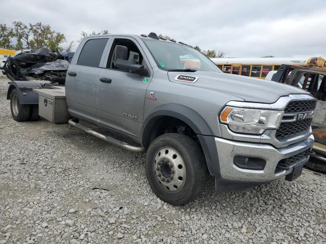 3C7WRMFL0KG610359 - 2019 RAM 5500 GRAY photo 4