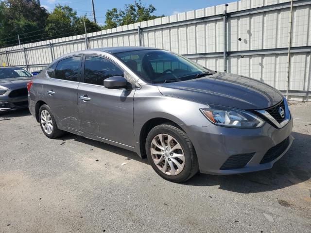 3N1AB7AP6JY258035 - 2018 NISSAN SENTRA S 灰色 照片 4