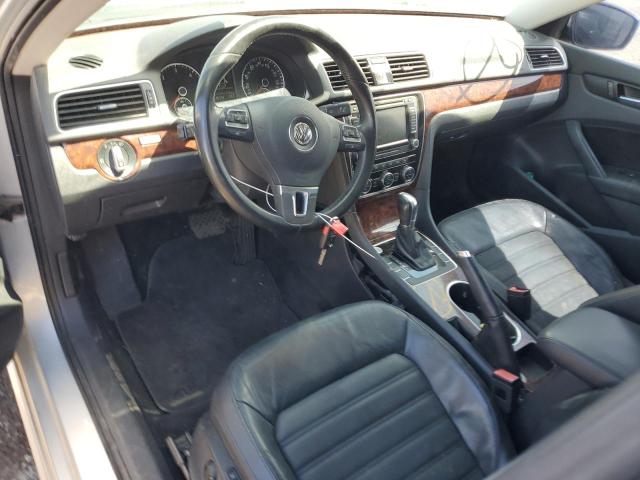 1VWCN7A3XDC096463 - 2013 VOLKSWAGEN PASSAT SEL SILVER photo 8