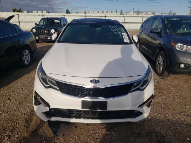 5XXGT4L30KG279776 - 2019 KIA OPTIMA LX WHITE photo 5