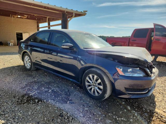1VWAP7A33DC139509 - 2013 VOLKSWAGEN PASSAT S BLUE photo 4