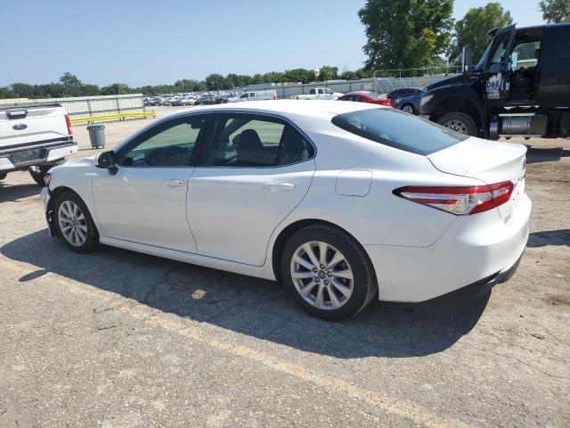 4T1B11HK0JU089818 - 2018 TOYOTA CAMRY L 白色 照片 2