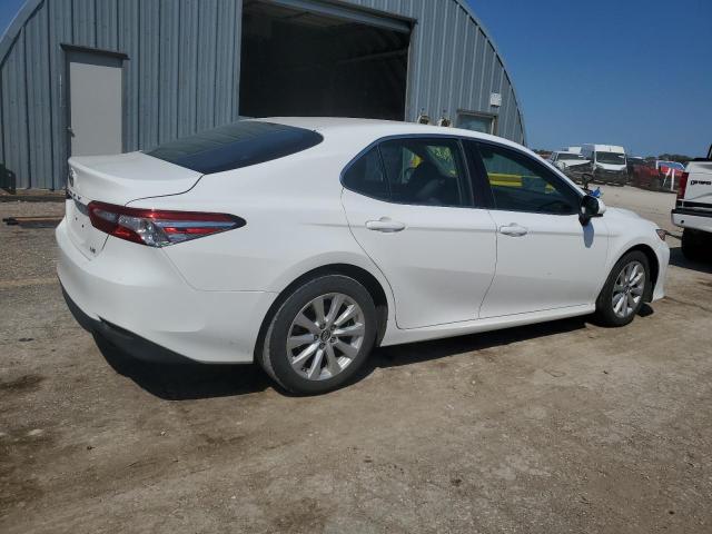 4T1B11HK0JU089818 - 2018 TOYOTA CAMRY L 白色 照片 3