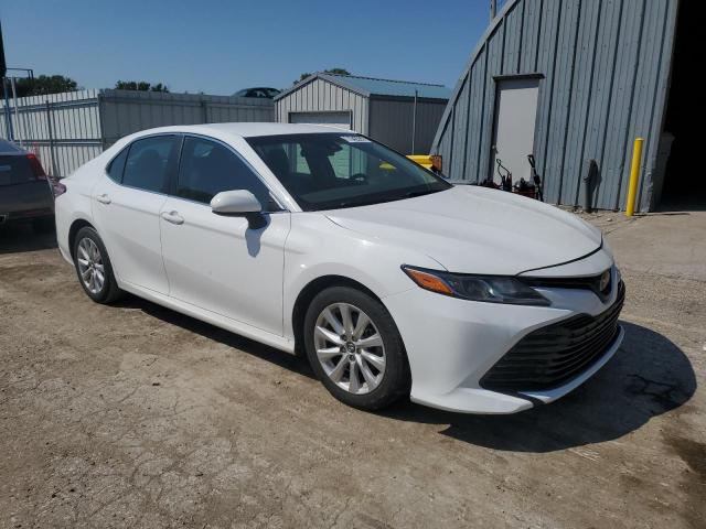 4T1B11HK0JU089818 - 2018 TOYOTA CAMRY L 白色 照片 4