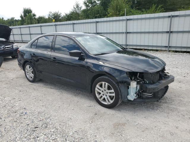 3VW2B7AJ4JM229957 - 2018 VOLKSWAGEN JETTA S Czarny zdjęcie 4