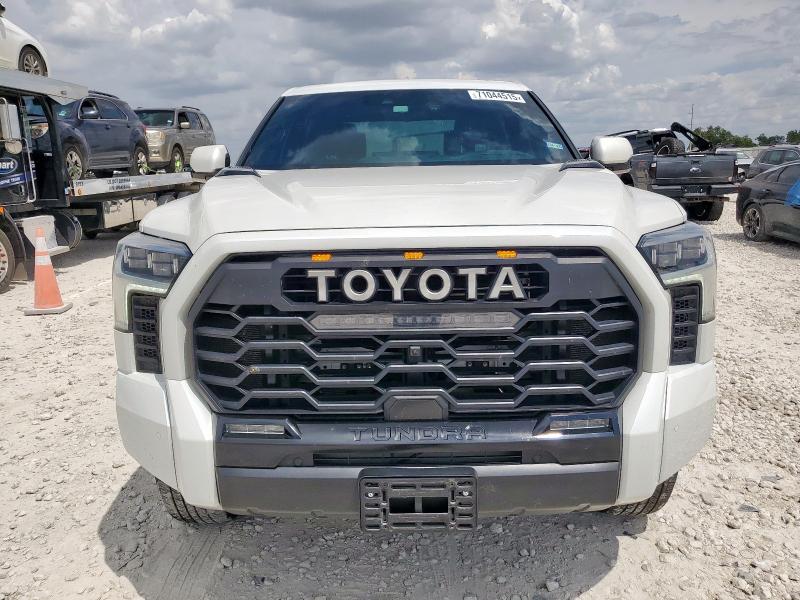 5TFNC5DB4RX070305 - 2024 TOYOTA TUNDRA CREWMAX PLATINUM Weiß Foto 5