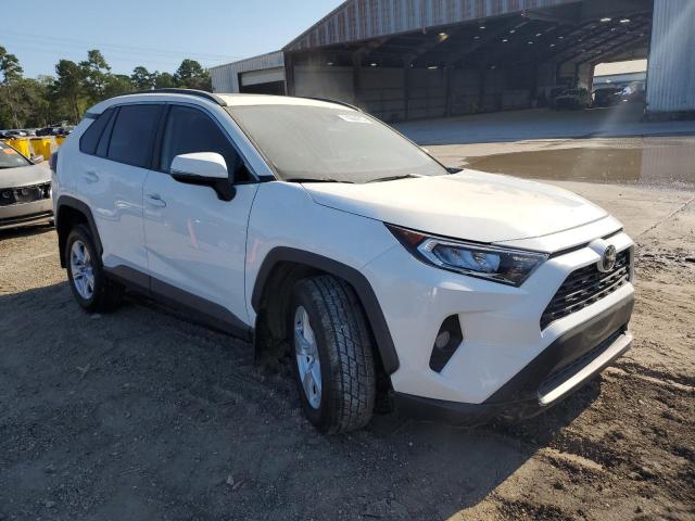 2T3W1RFV2LC042508 - 2020 TOYOTA RAV4 XLE WHITE photo 4