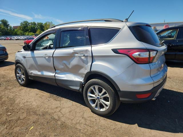 1FMCU9HD2JUA26716 - 2018 FORD ESCAPE SEL SILVER photo 2