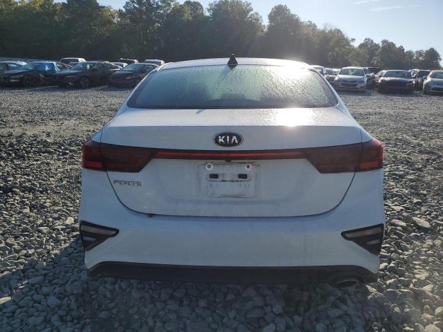 3KPF24AD2KE135701 - 2019 KIA FORTE FE WHITE photo 6