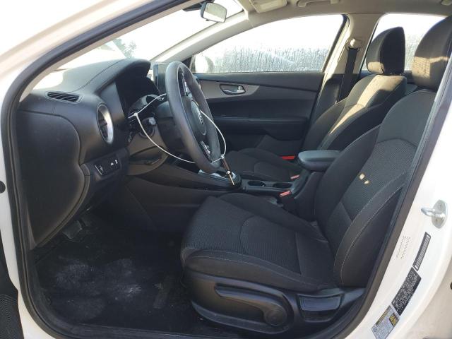 3KPF24AD2KE135701 - 2019 KIA FORTE FE WHITE photo 7