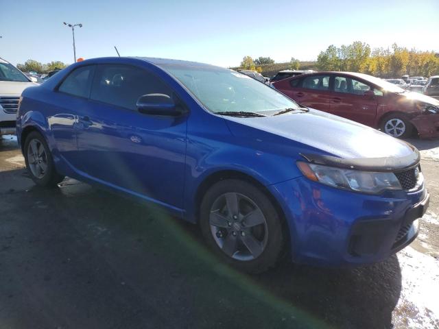 KNAFU6A22B5318237 - 2011 KIA FORTE EX BLUE photo 4