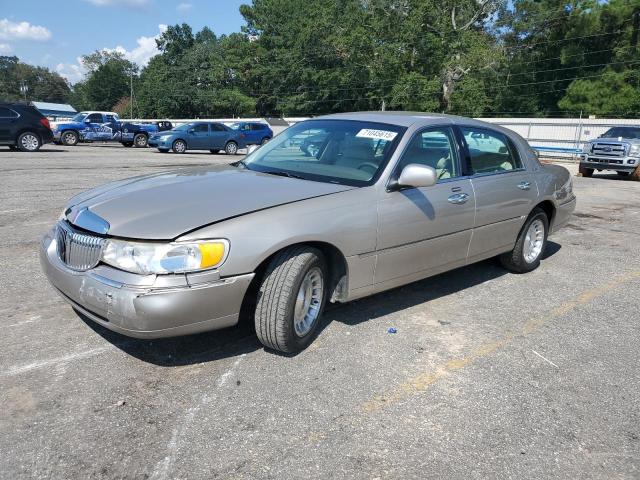 1999 LINCOLN TOWN CAR EXECUTIVE, 