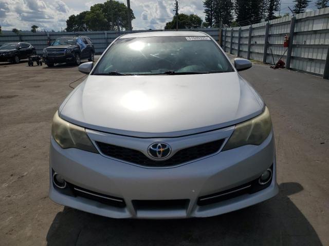 4T1BF1FK2DU696375 - 2013 TOYOTA CAMRY L SILVER photo 5
