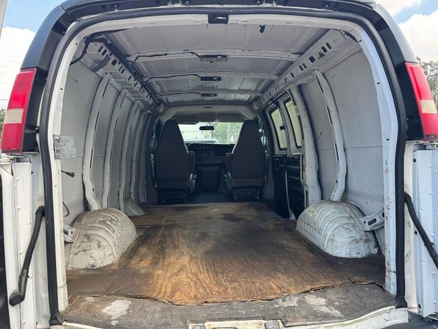 1GCWGAFF6G1176675 - 2016 CHEVROLET EXPRESS G2 WHITE photo 11