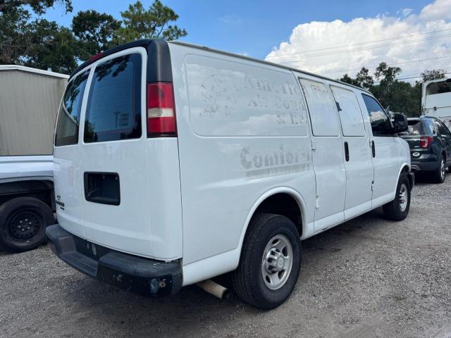1GCWGAFF6G1176675 - 2016 CHEVROLET EXPRESS G2 WHITE photo 4