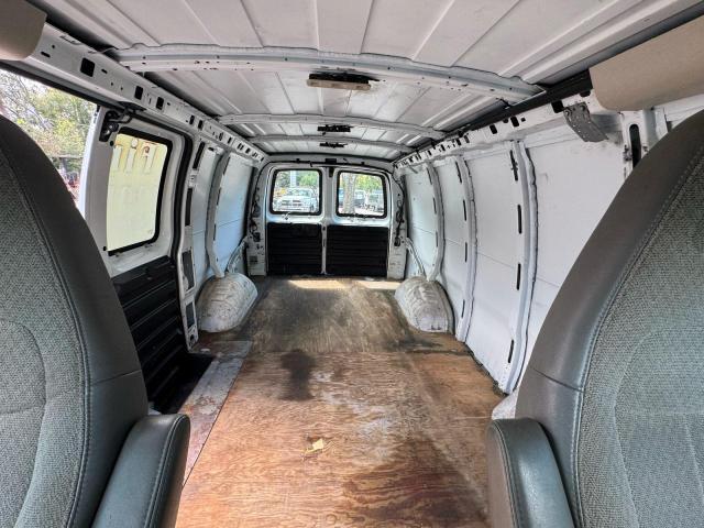 1GCWGAFF6G1176675 - 2016 CHEVROLET EXPRESS G2 WHITE photo 6