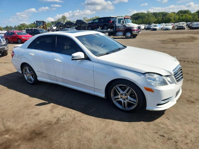WDDHF8JB3DA716817 - 2013 MERCEDES-BENZ E 350 4MATIC WHITE photo 4