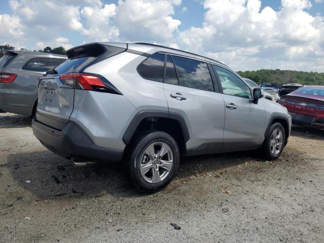 2T3W1RFV6SC325167 - 2025 TOYOTA RAV4 XLE SILVER photo 3