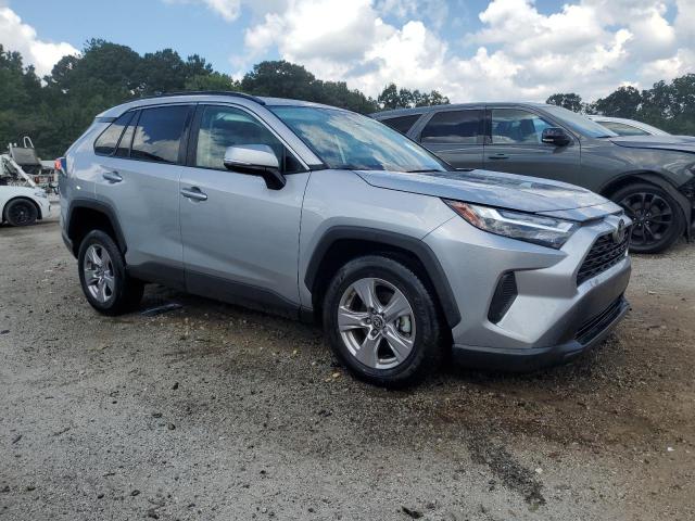 2T3W1RFV6SC325167 - 2025 TOYOTA RAV4 XLE SILVER photo 4