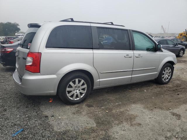 2A4RR8DG3BR704795 - 2011 CHRYSLER TOWN & COU TOURING L SILVER photo 3