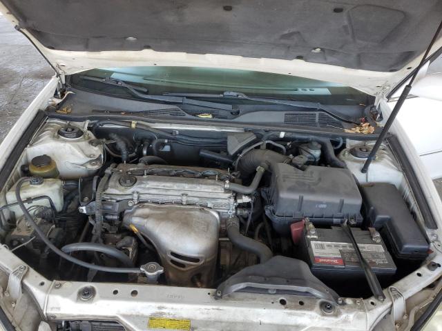4T1BE30K42U092413 - 2002 TOYOTA CAMRY LE WHITE photo 11