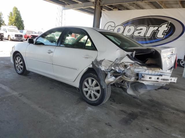 4T1BE30K42U092413 - 2002 TOYOTA CAMRY LE WHITE photo 2