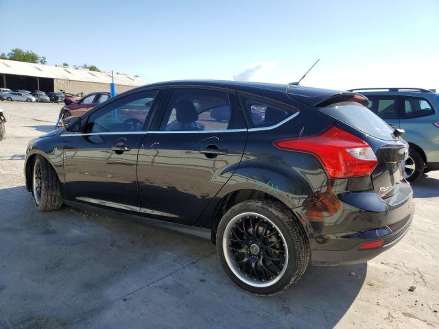 1FAHP3N28CL320749 - 2012 FORD FOCUS TITANIUM BLACK photo 2