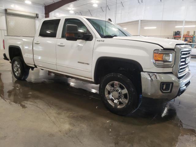 1GT12PEG7KF222127 - 2019 GMC SIERRA K2500 SLE WHITE photo 4