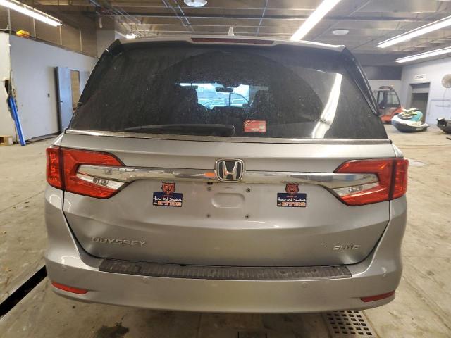 5FNRL6H97JB013772 - 2018 HONDA ODYSSEY ELITE فضي صورة 6