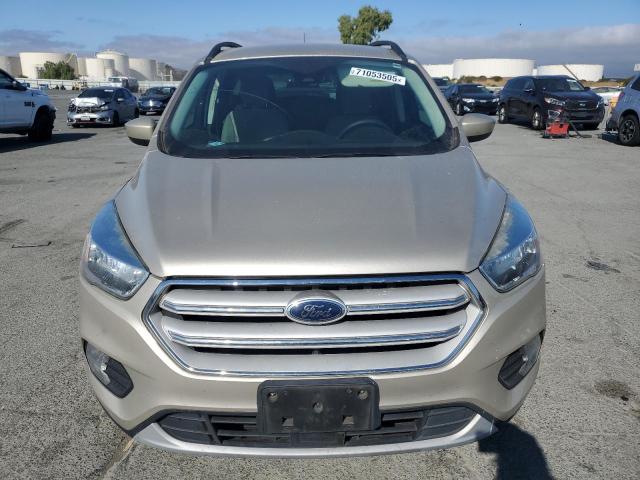 1FMCU0GD0JUA74597 - 2018 FORD ESCAPE SE Dorado foto 5