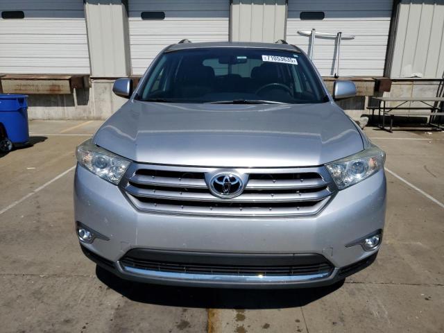 5TDBK3EH7DS203358 - 2013 TOYOTA HIGHLANDER BASE Gris photo 5