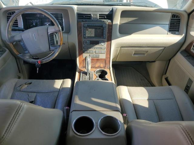 5LMJJ2J50DEL01568 - 2013 LINCOLN NAVIGATOR WHITE photo 8