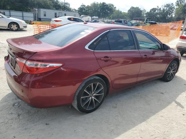 4T1BF1FK2HU638921 - 2017 TOYOTA CAMRY LE RED photo 3